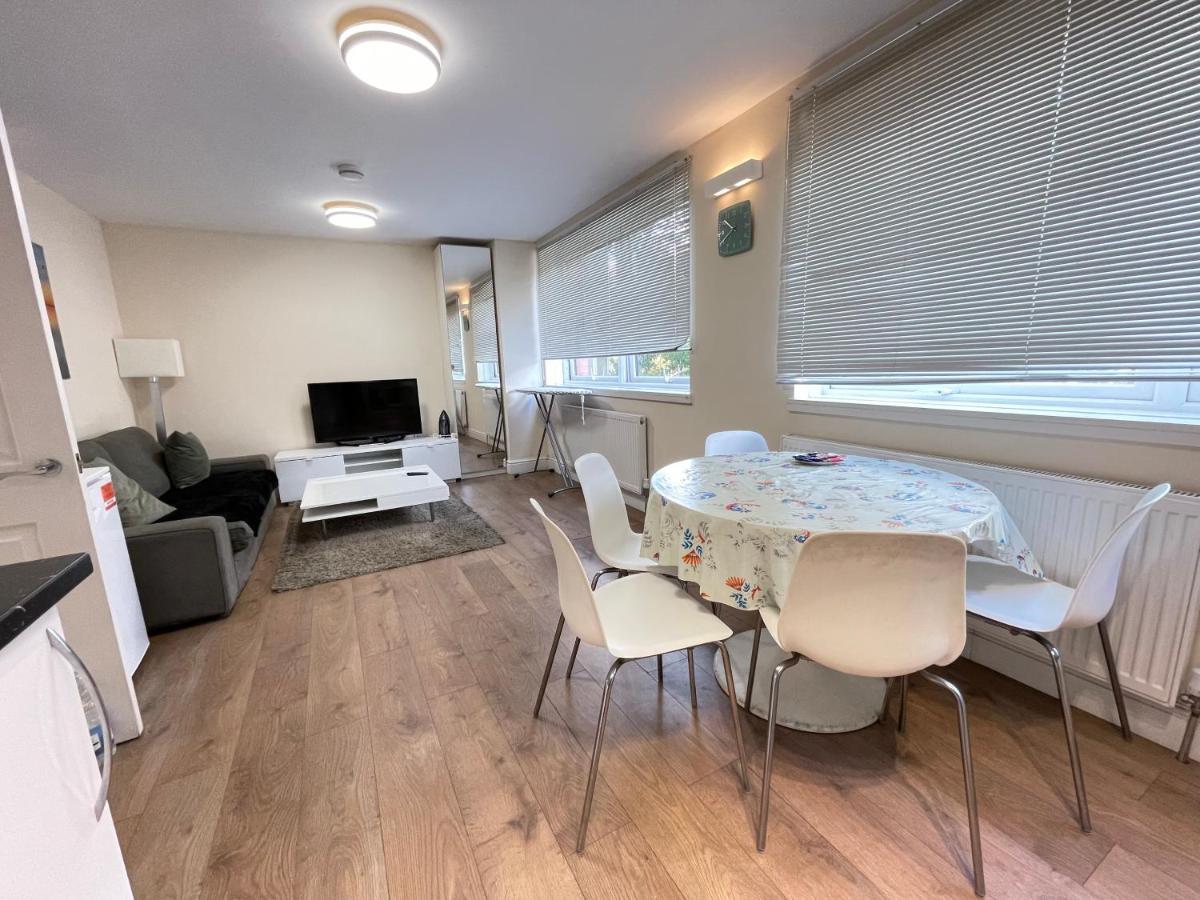 Appartement Westminster House à Slough Extérieur photo